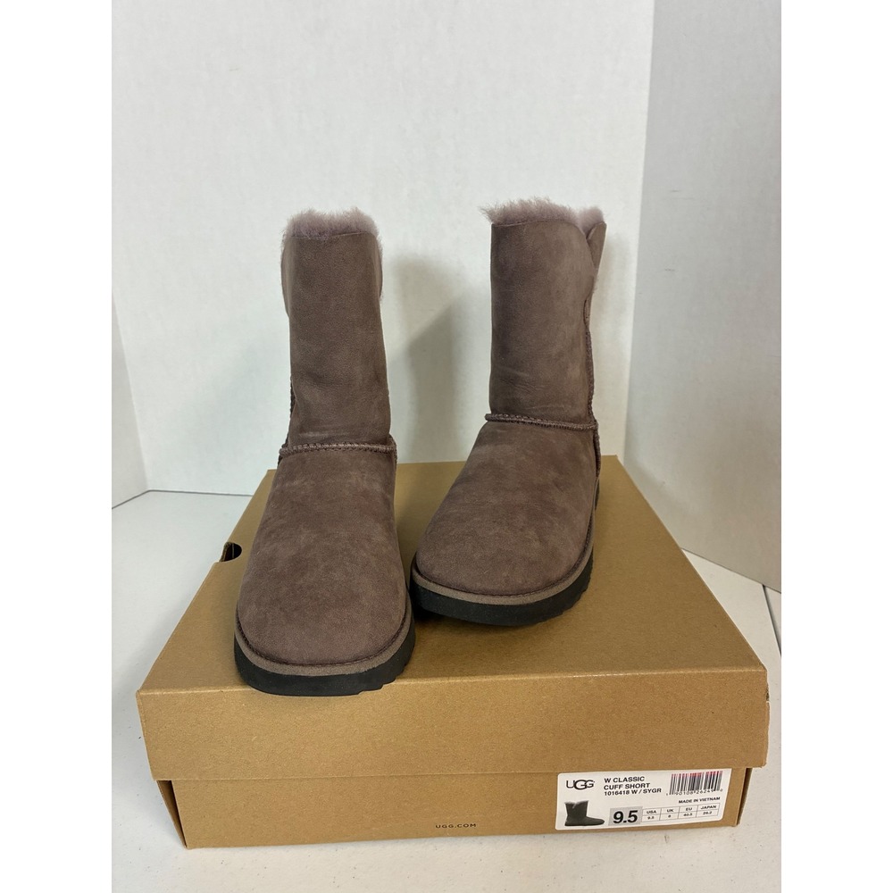 UGG Classic Cuff Short Shadow Grey Suede Sheepskin Boots 1016418 Womens 9.5 NEW